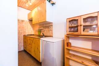 Отель ATAVA family house Яремче Семейный номер с террасой-7