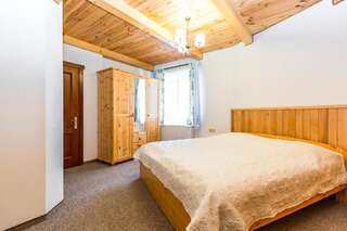 Отель ATAVA family house Яремче Большой двухместный номер с 1 кроватью-1