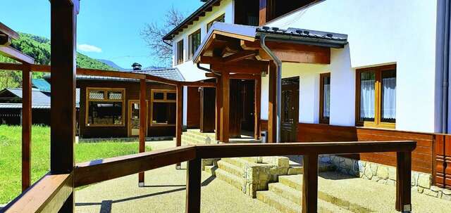 Отель ATAVA family house Яремче-9